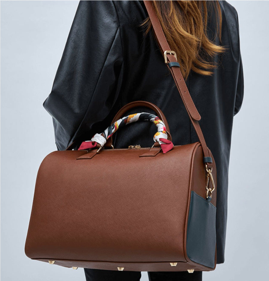 Design A Large-capacity Backpack With One Shoulder Slung Diagonally travel bag