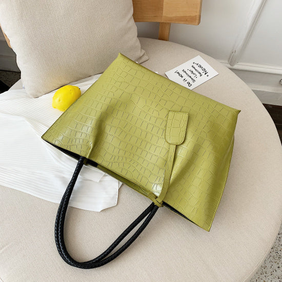 Simple large-capacity shoulder bag