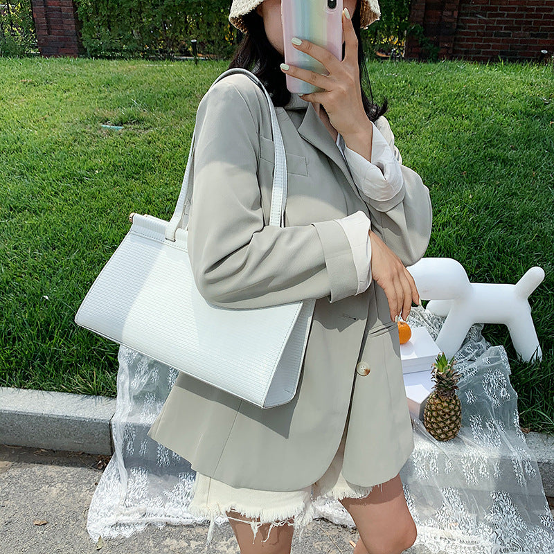 Korean Niche Casual Underarm Bag Cross-Border Style Retro Shoulder Bag Female Simple Chic Portable Triangle Bag Female