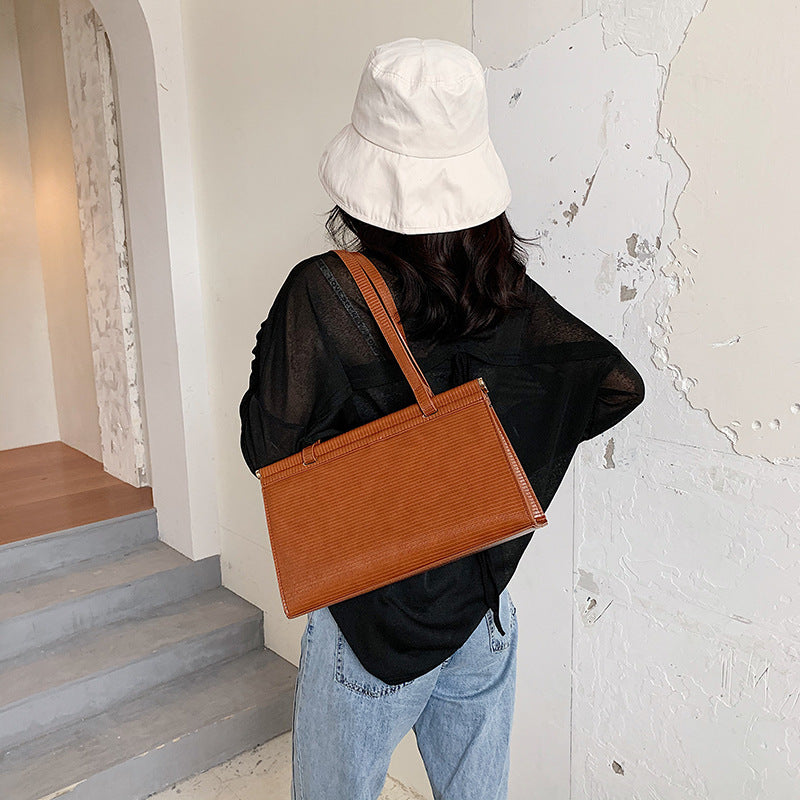 Korean Niche Casual Underarm Bag Cross-Border Style Retro Shoulder Bag Female Simple Chic Portable Triangle Bag Female