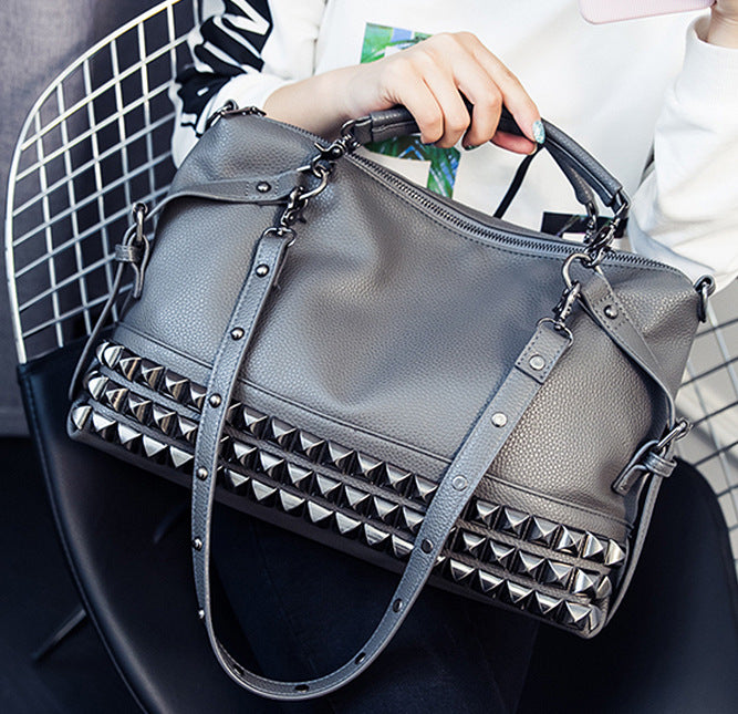 Shoulder Bag Female Large-Capacity Female Bag Pu Leather Wild handbag Portable Female Bag Rivet Retro Big Bag