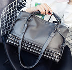 Shoulder Bag Female Large-Capacity Female Bag Pu Leather Wild handbag Portable Female Bag Rivet Retro Big Bag