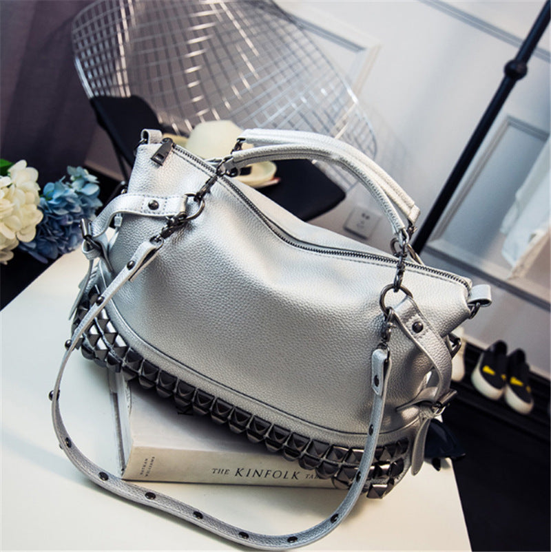 Shoulder Bag Female Large-Capacity Female Bag Pu Leather Wild handbag Portable Female Bag Rivet Retro Big Bag