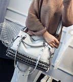 Shoulder Bag Female Large-Capacity Female Bag Pu Leather Wild handbag Portable Female Bag Rivet Retro Big Bag