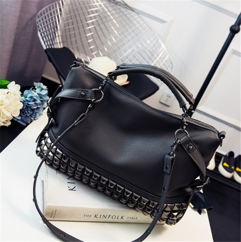 Shoulder Bag Female Large-Capacity Female Bag Pu Leather Wild handbag Portable Female Bag Rivet Retro Big Bag