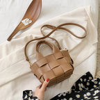 New Trendy Fashion Woven Messenger Bag Portable handBag