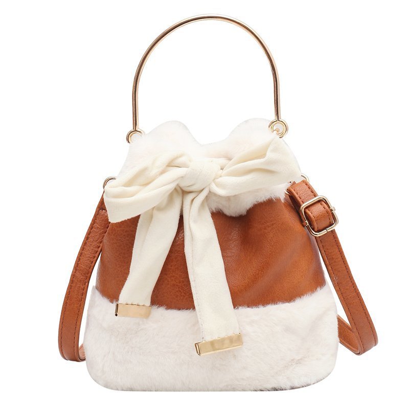 One-shoulder hairy bucket bag