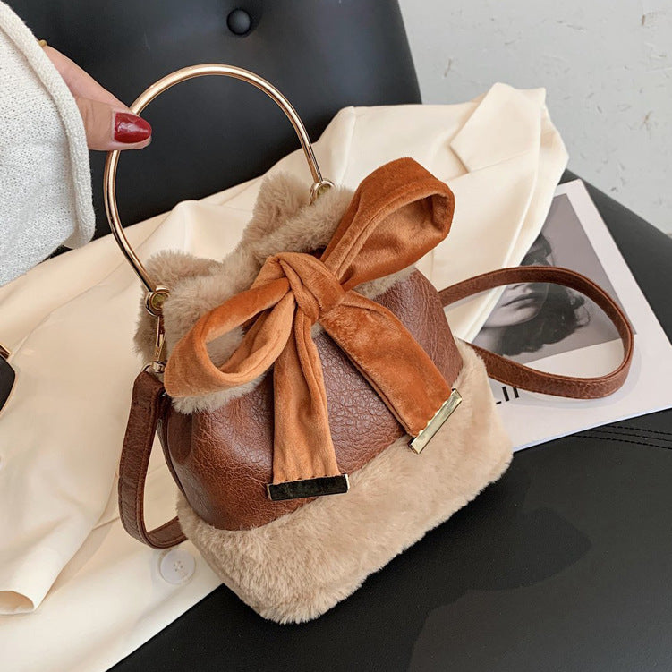 One-shoulder hairy bucket bag