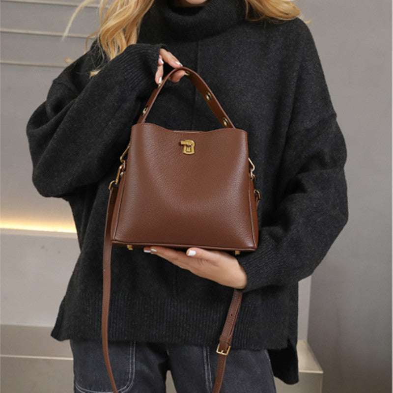 New Women's Fashion Top Layer Leather Hand-held Messenger crossbodyBag
