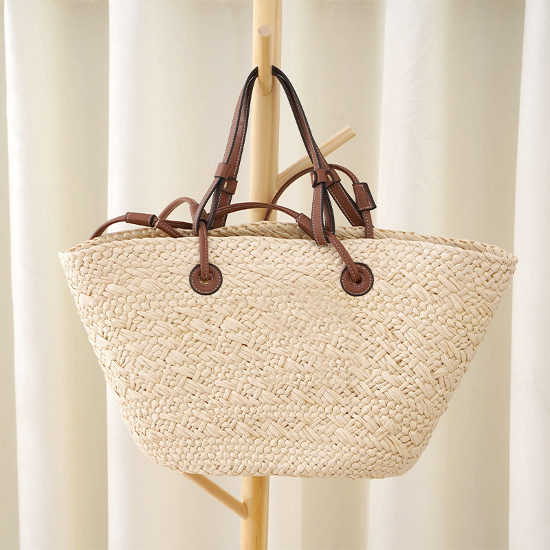 Casual One Shoulder Women's New Versatile Hand-held Straw Bag