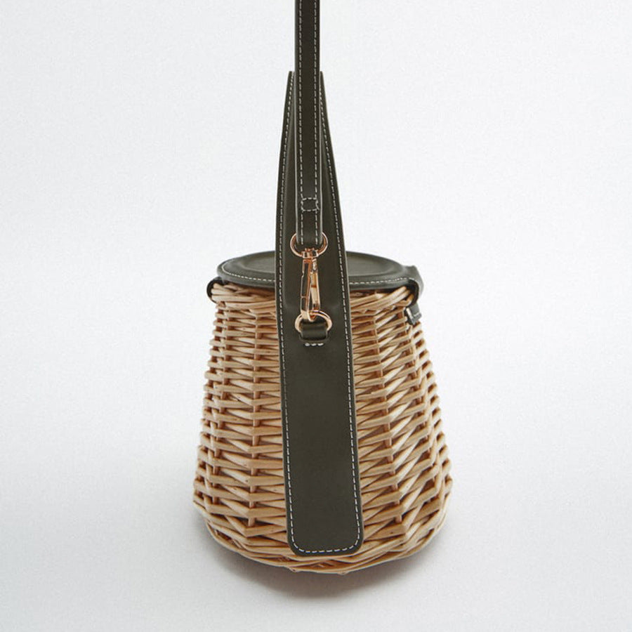 Beach Simple Rattan Shoulder Messenger bucket Bag