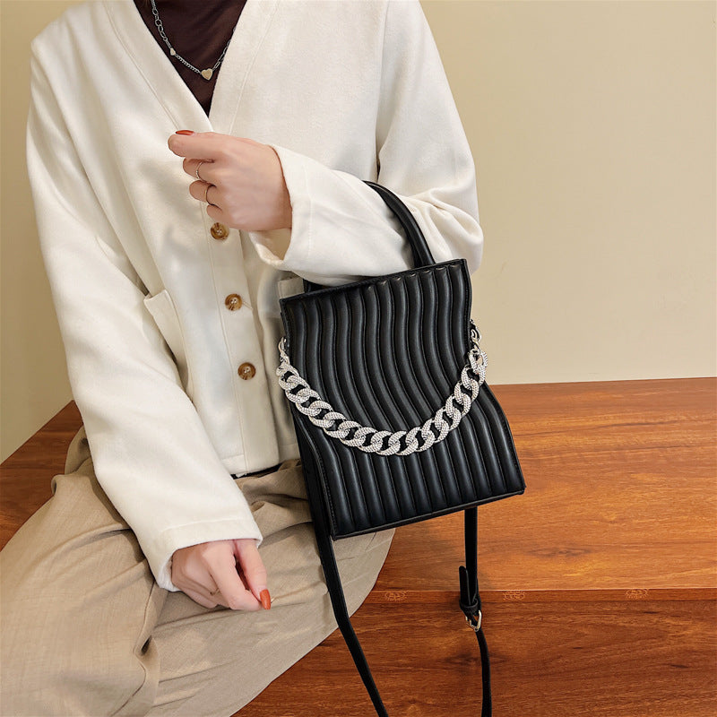 Women's Fashion New Chain S Type hand Bag