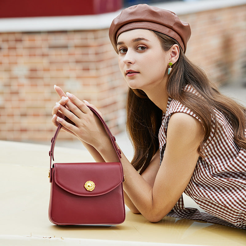 New Western Style Fashion Niche Design Portable shoulder Bag
