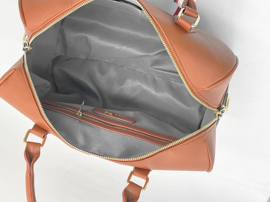 Design A Large-capacity Backpack With One Shoulder Slung Diagonally travel bag