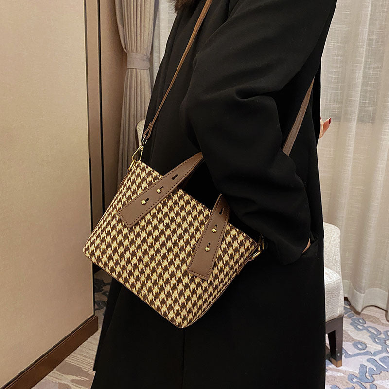 Retro Women's New Western Style Messenger Bag Houndstooth