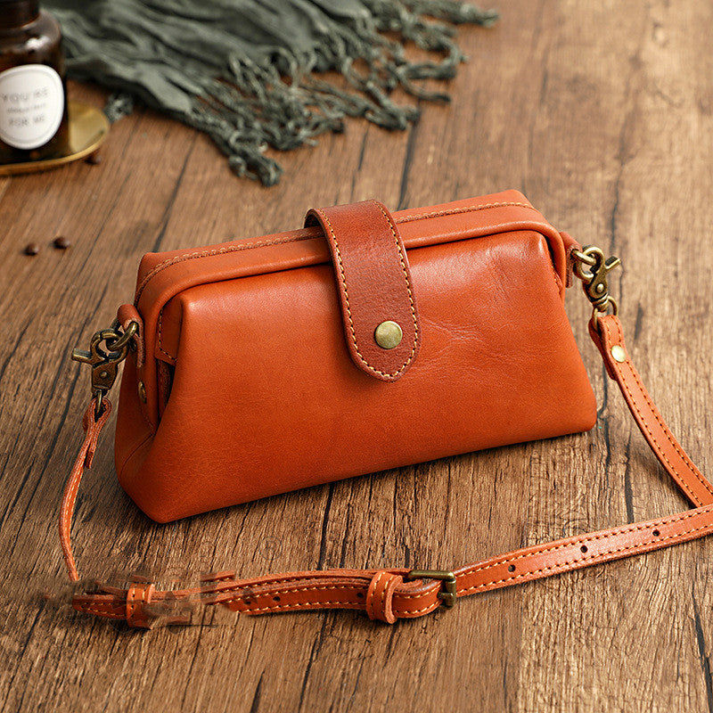 Tanned Leather Small Mouth Gold Shoulder Bag