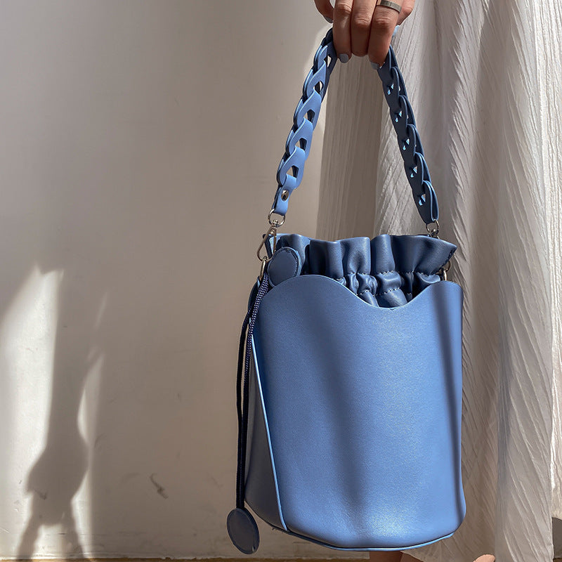 Trendy Fashion Net Red Bucket Bag Niche Design Diagonal Cross Ocean Shoulder Bag Casual Female Bag