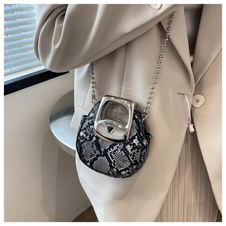 Niche Design Chain Messenger Bag Mini bag