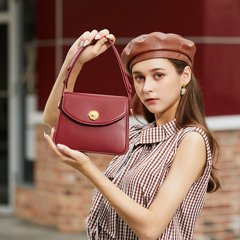New Western Style Fashion Niche Design Portable shoulder Bag
