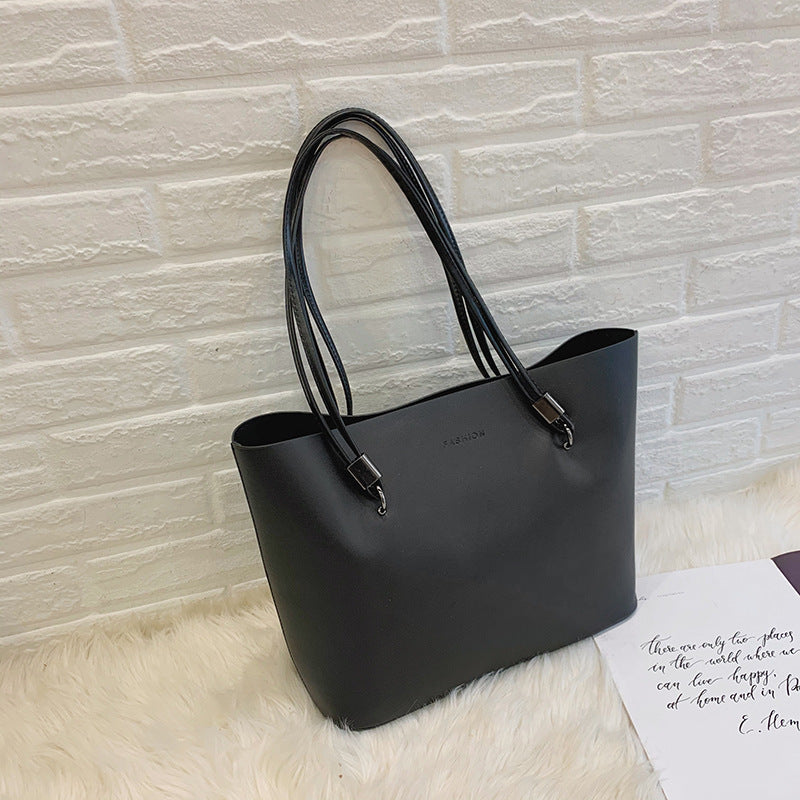 Large Volume Texture Western Style shoulder Bag Female