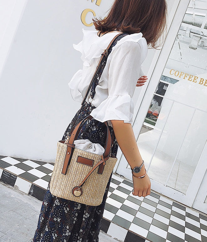 new summer women's bag hand-woven contrast color bucket straw bag cylinder handbag diagonal beach bag