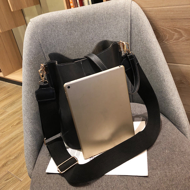 Scrub bucket bag shoulder bag