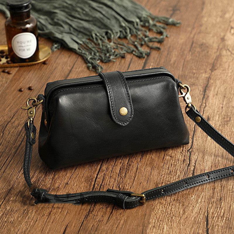 Tanned Leather Small Mouth Gold Shoulder Bag