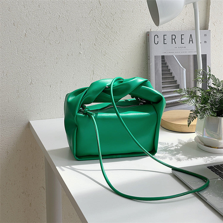 High Quality Messenger Bag With Thin Strap And Fashionable Handle
