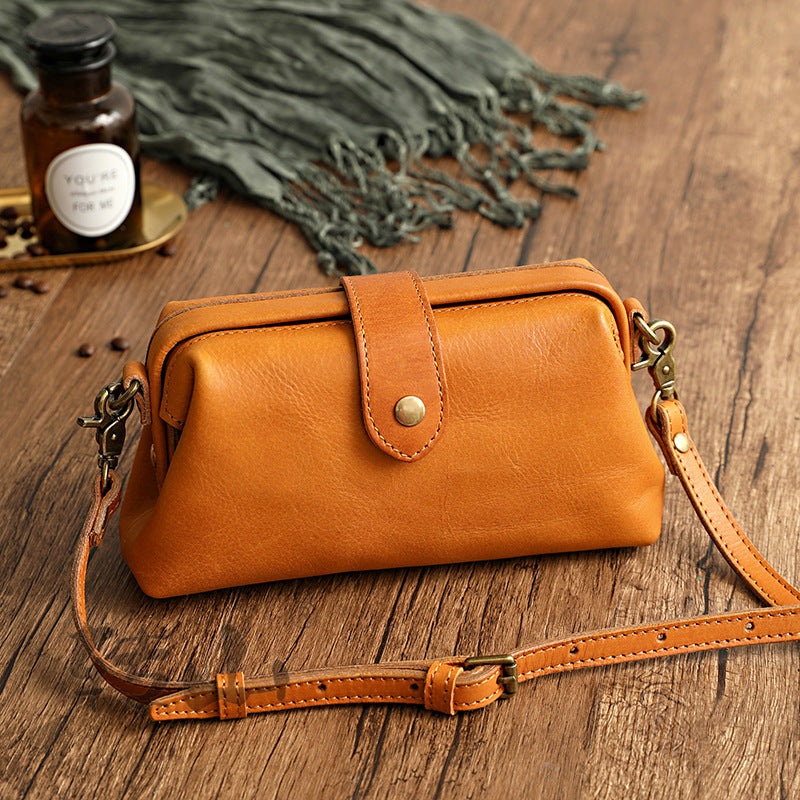 Tanned Leather Small Mouth Gold Shoulder Bag