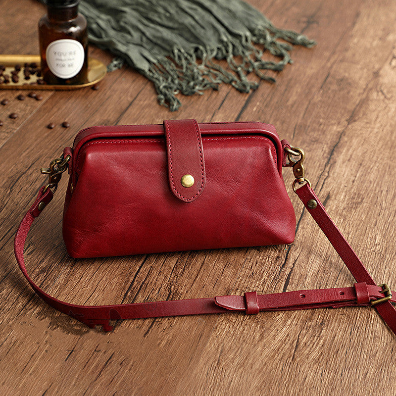 Tanned Leather Small Mouth Gold Shoulder Bag