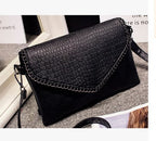 The New Trendy Messenger Bag Is Simple And Versatile