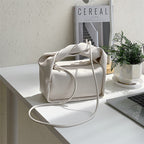 High Quality Messenger Bag With Thin Strap And Fashionable Handle