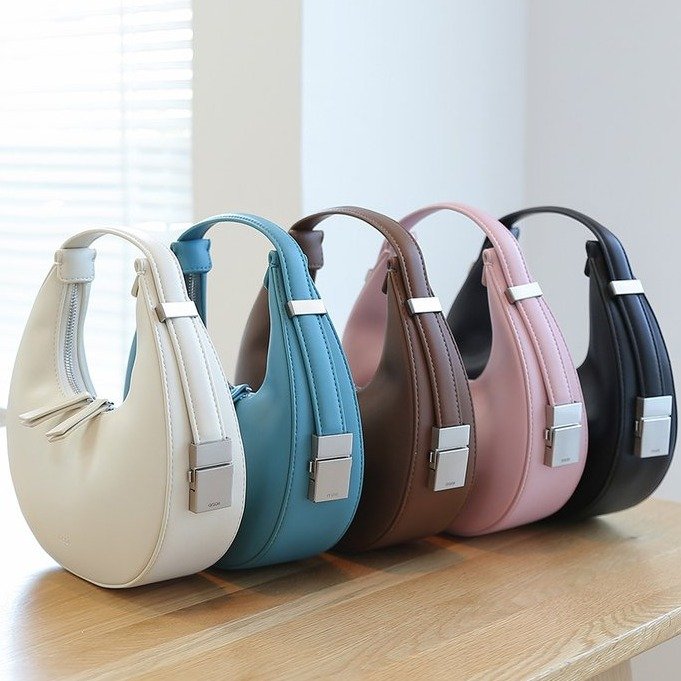 New Women's One-shoulder PU Zipper Hand-held Crescent handBag
