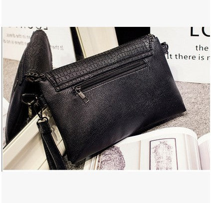 The New Trendy Messenger Bag Is Simple And Versatile