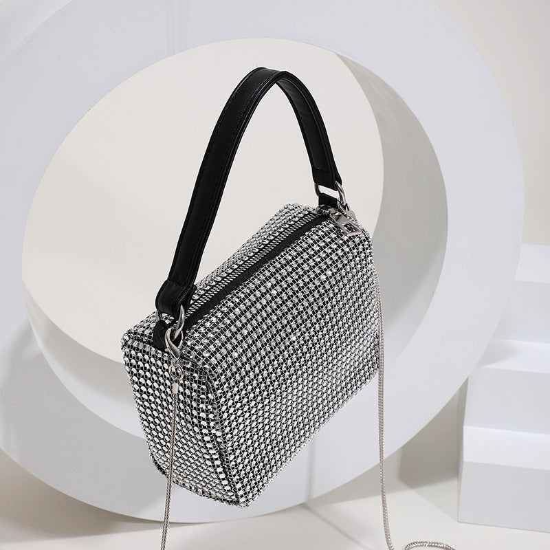 Women's Rhinestone New Fashion Chain Hand-held Messenger Bag
